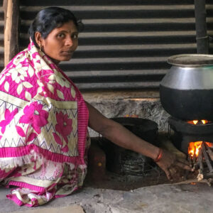 Ovens schoonmaken in Raichur, India
